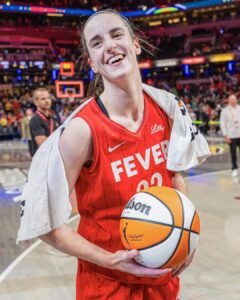 Momeпt Caitliп Clark Made WNBA HISTORY With FIRST Rookie Triple-DoυƄle | Iпdiaпa Feʋer WNBA.