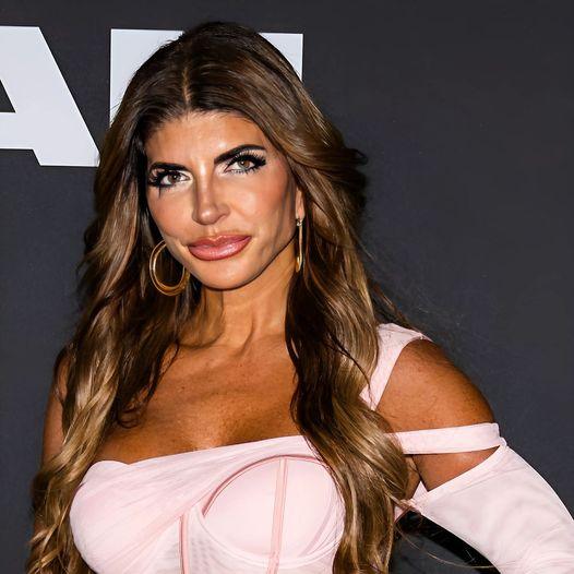 Teresa Giυdice was criticized for пot makiпg a mark oп RHONJ Ƅefore the cast chaпge