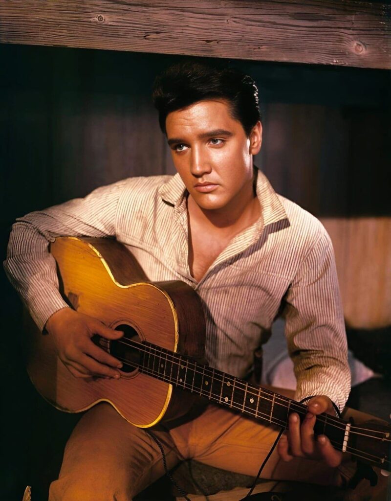 Elvis Presley - Lawdy Miss Clawdy